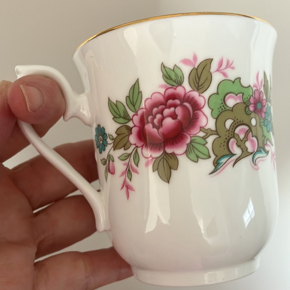 Vintage 1950s Queen Anne England Fine Bone China Floral Teacup 6oz Cottage